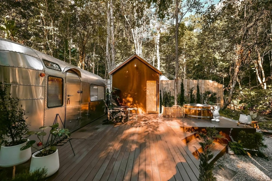 La Lanna - "Somewhere only we know" Vintage Trailer Accommodation
