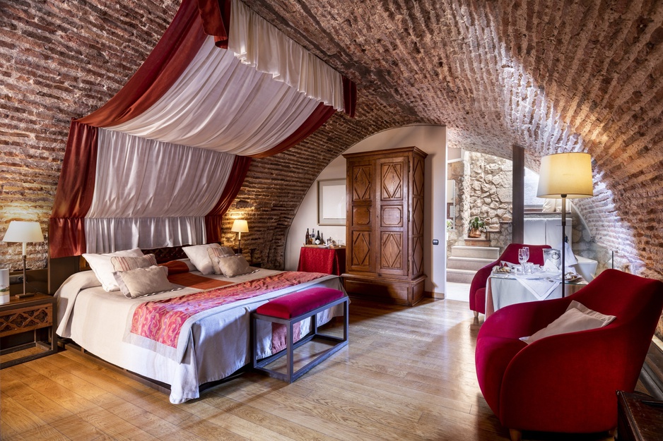 Parador de Alarcón Hotel Infante Don Manuel Suite Medieval Design