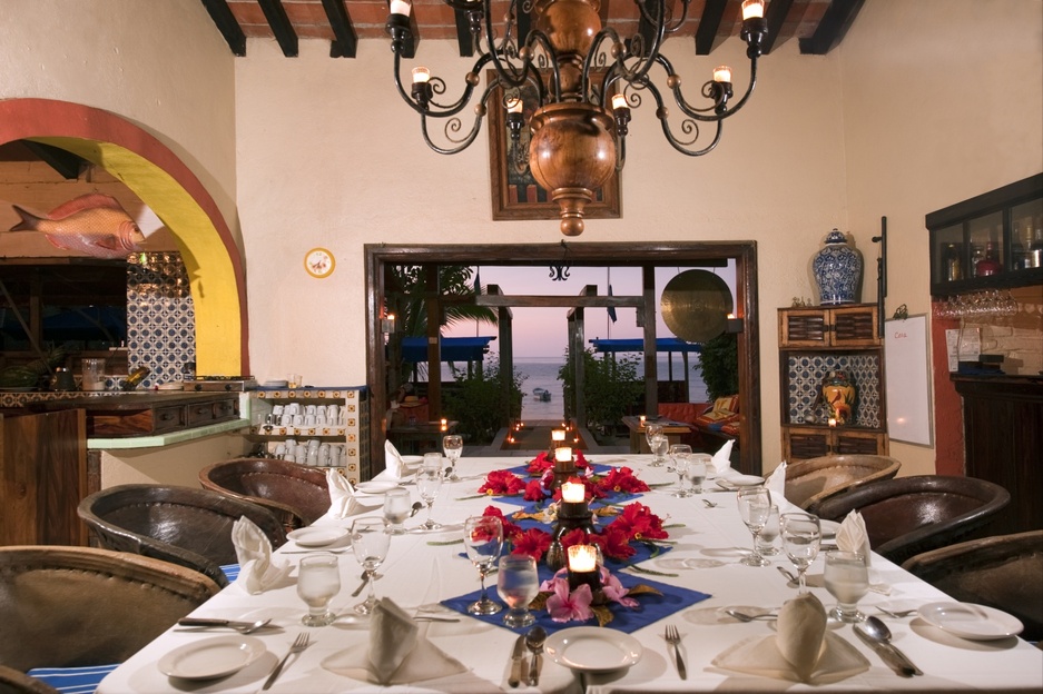 Majahuitas Resort dinner table