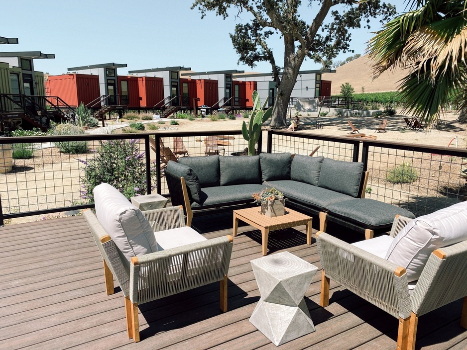 Geneseo Inn Garden Terrace