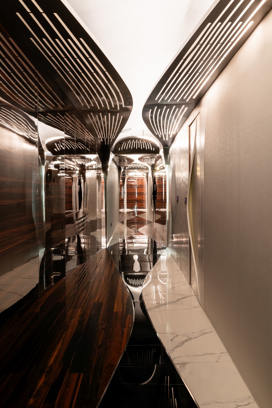ROMEO Hotel Roma - Corridor