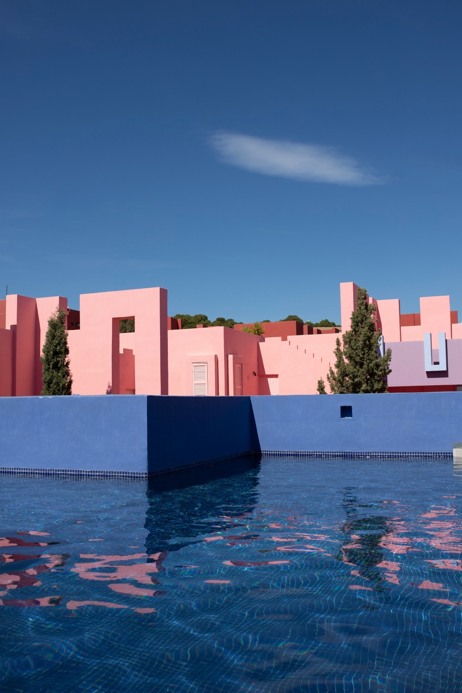 La Muralla Roja Rooftop Pool
