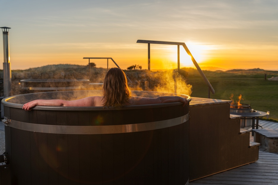 Another Place, The Machrie - Wild Garden Sauna Wood Fired Hot Tub Girl Enjoying