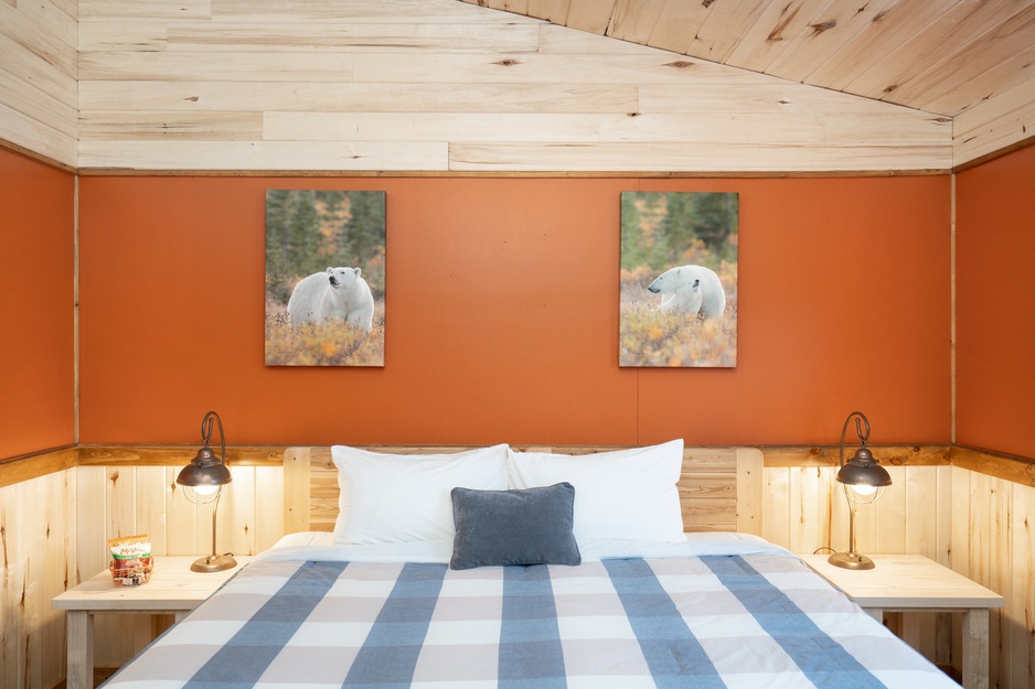 Nanuk Polar Bear Lodge Bed