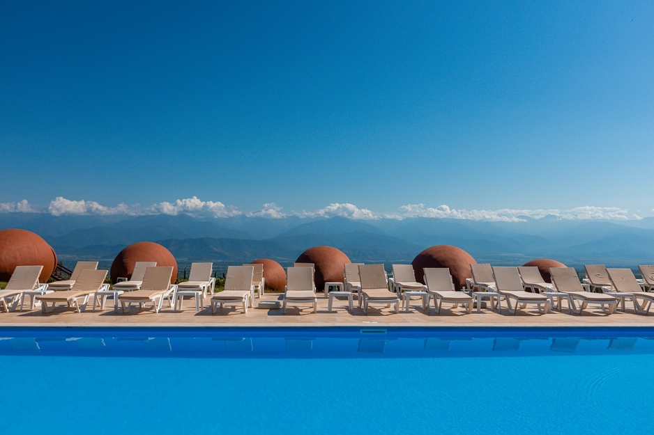 Hotel Qvevrebi Pool with Mountain Views