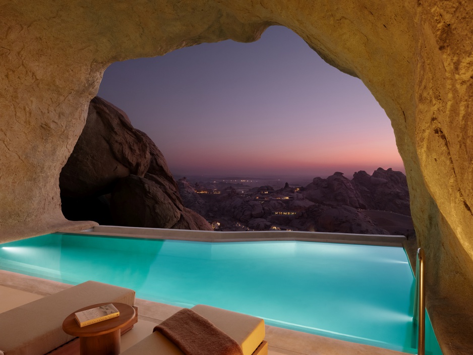Desert Rock Resort Mountain Cave Suite Pool