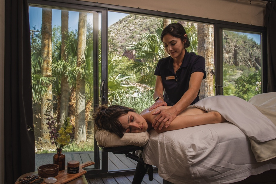 Castle Hot Springs - Spa And Wellness Treatment in a cabana