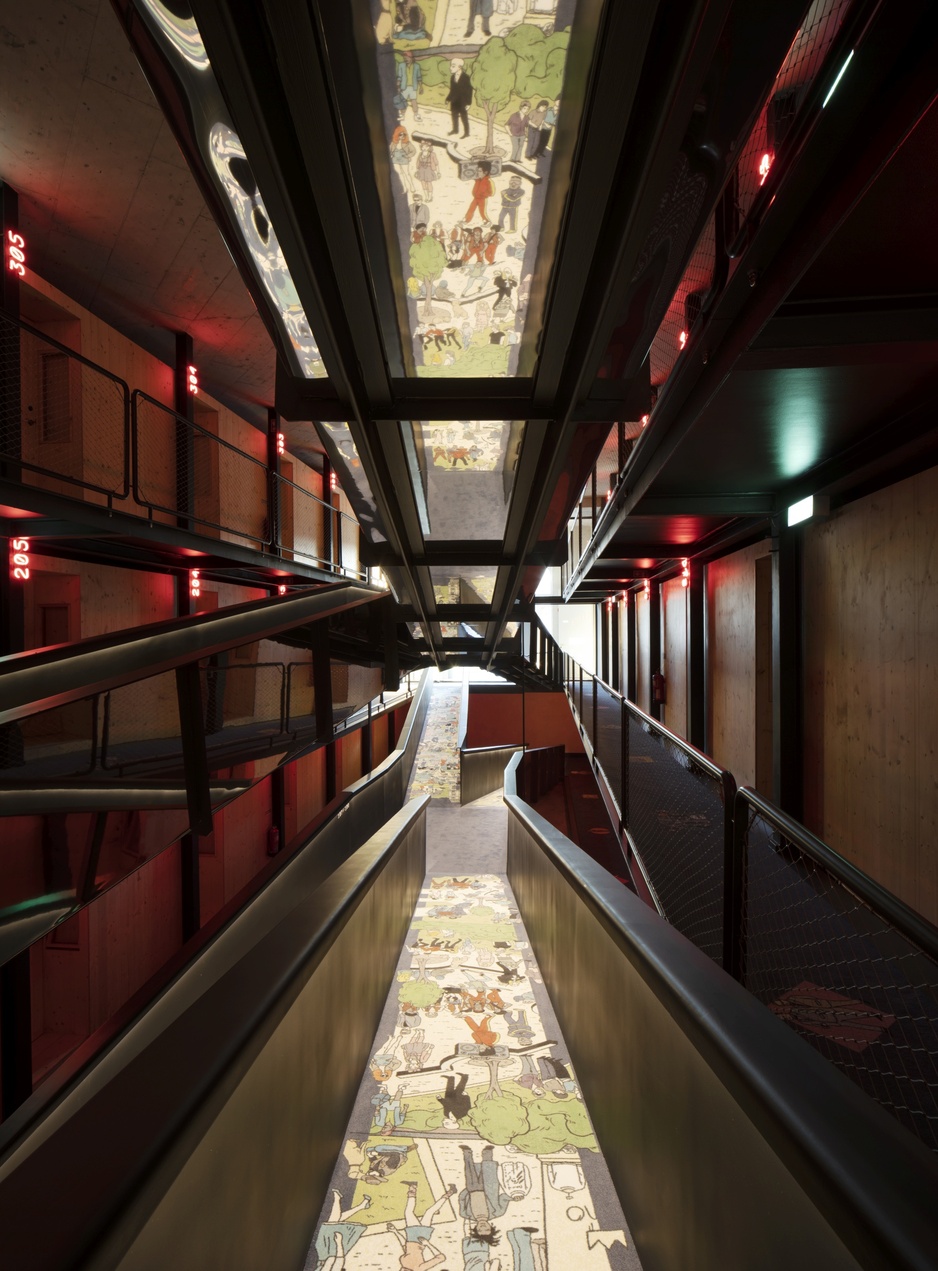 ZERO Box Lodge Coimbra - Ramps with Modernist Design