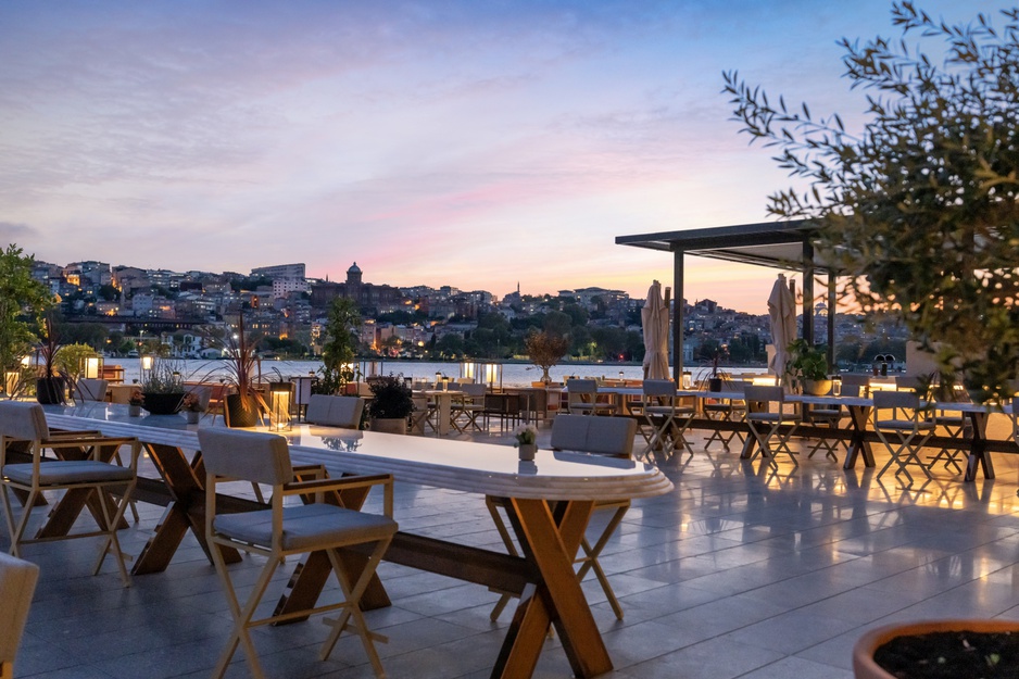 Rixos Tersane Istanbul Hotel - Velena Food Market Terrace