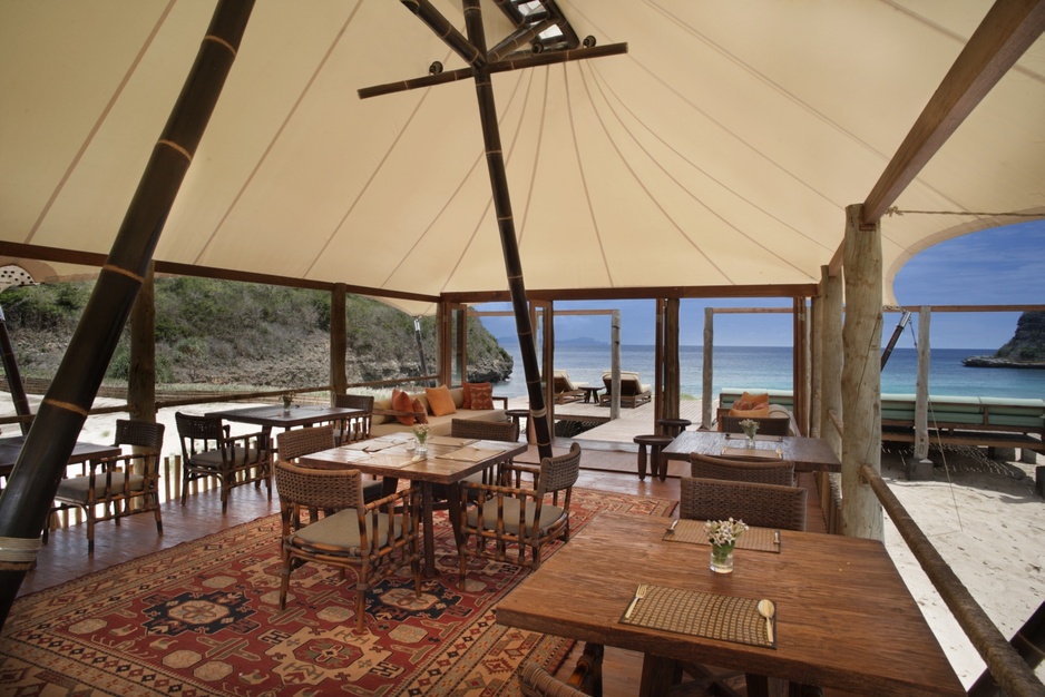 Jeeva Beloam restaurant with sea view