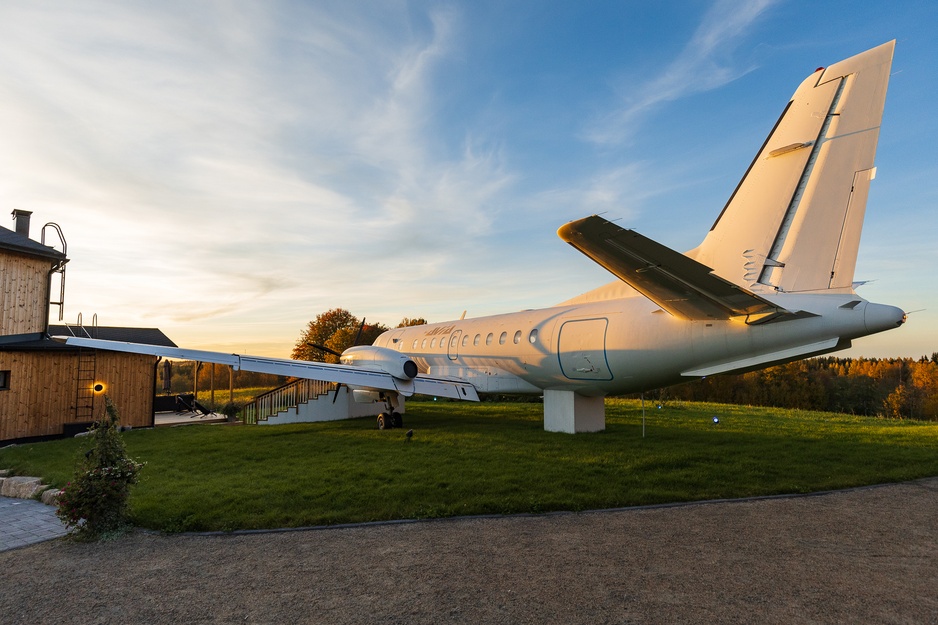 Ilmatar Airplane Lodge - Saab 340B