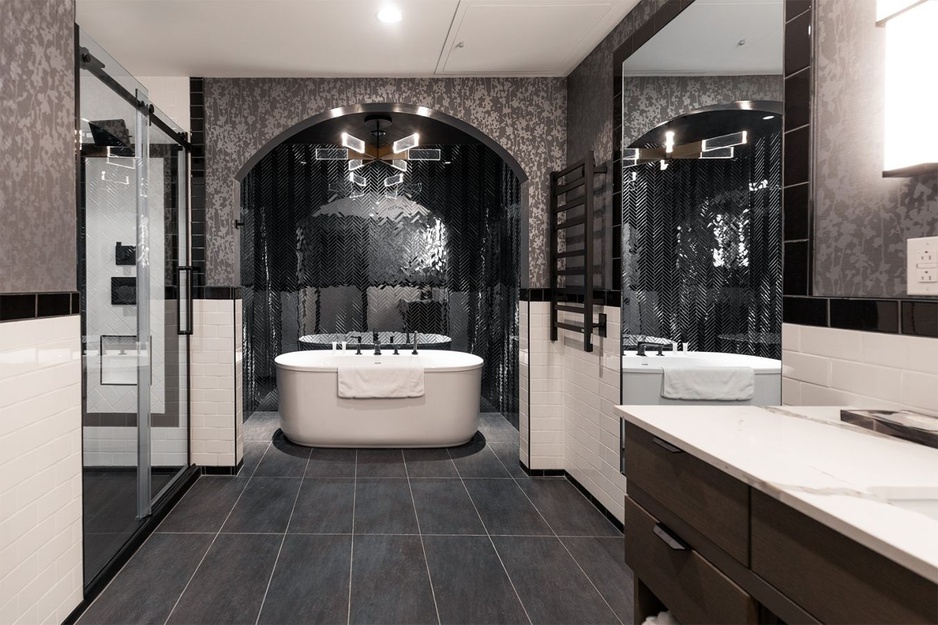 JAG Hotel Bow Chicka Wow Wow Suite's Bathroom