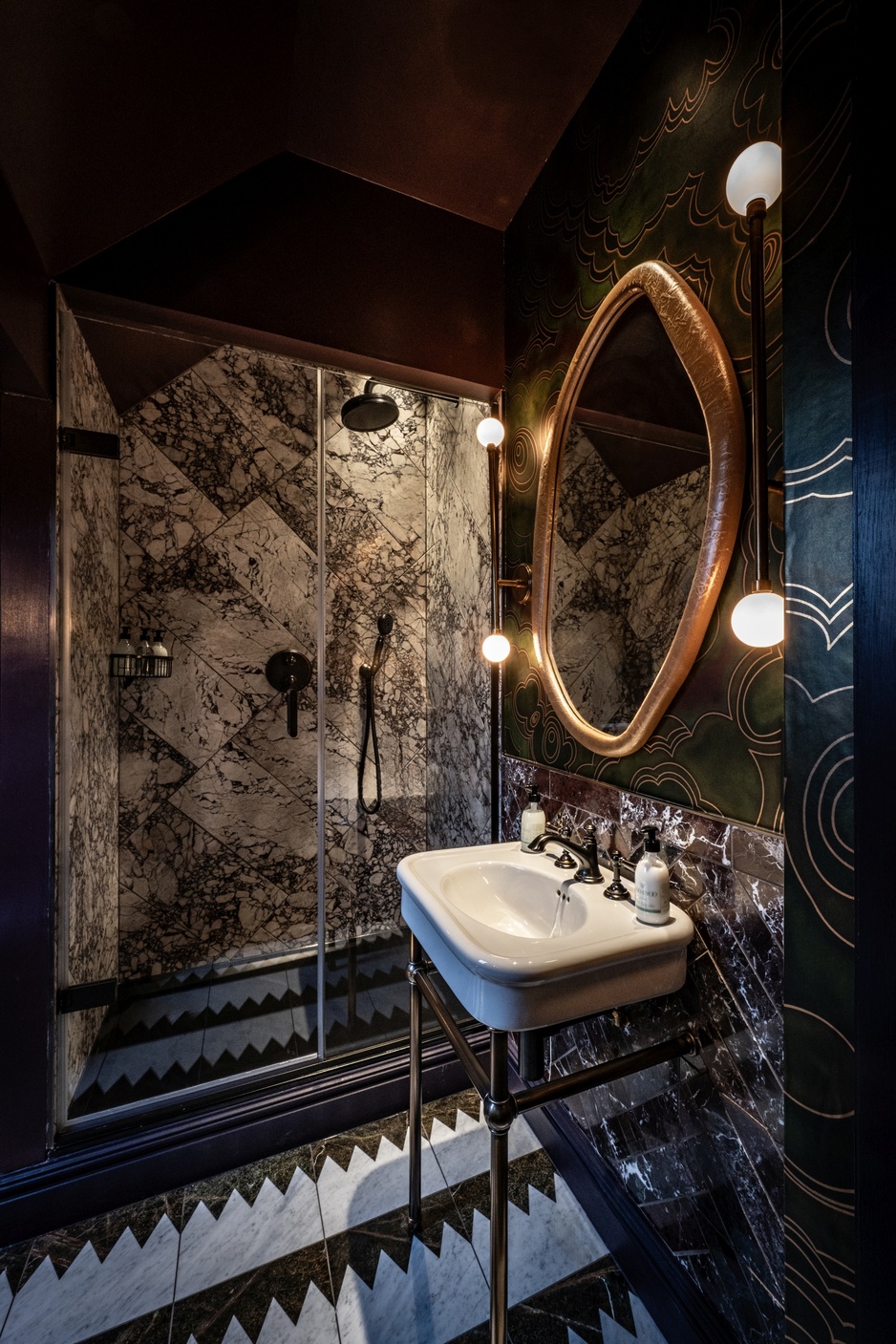 Ardbeg House - Premium Suites - Untamed Bathroom