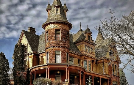 Henderson Castle None