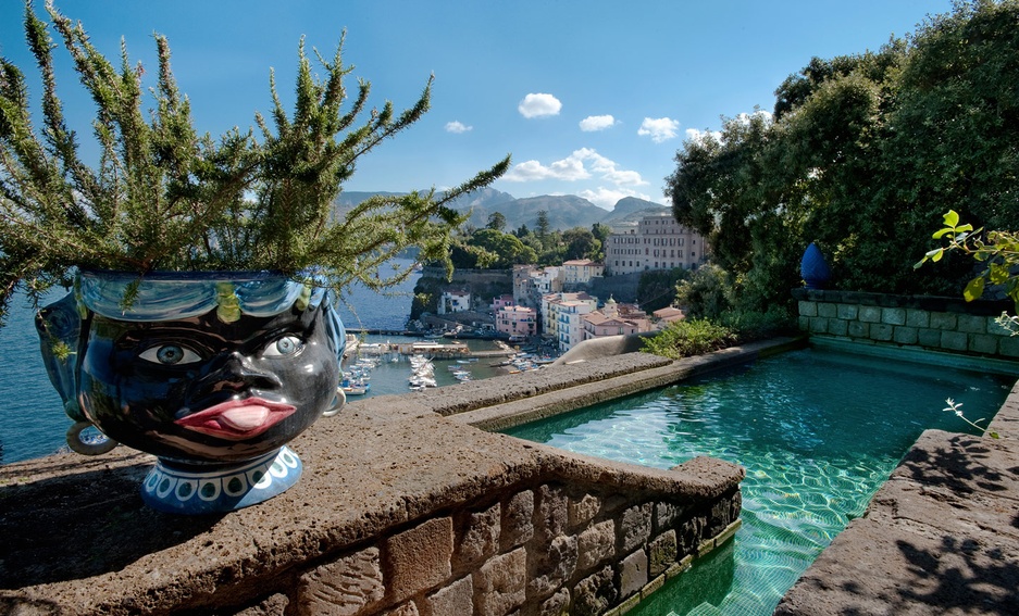 La Minervetta Maison - Nautical-Themed Cliff-Side Hotel On The Amalfi Coast
