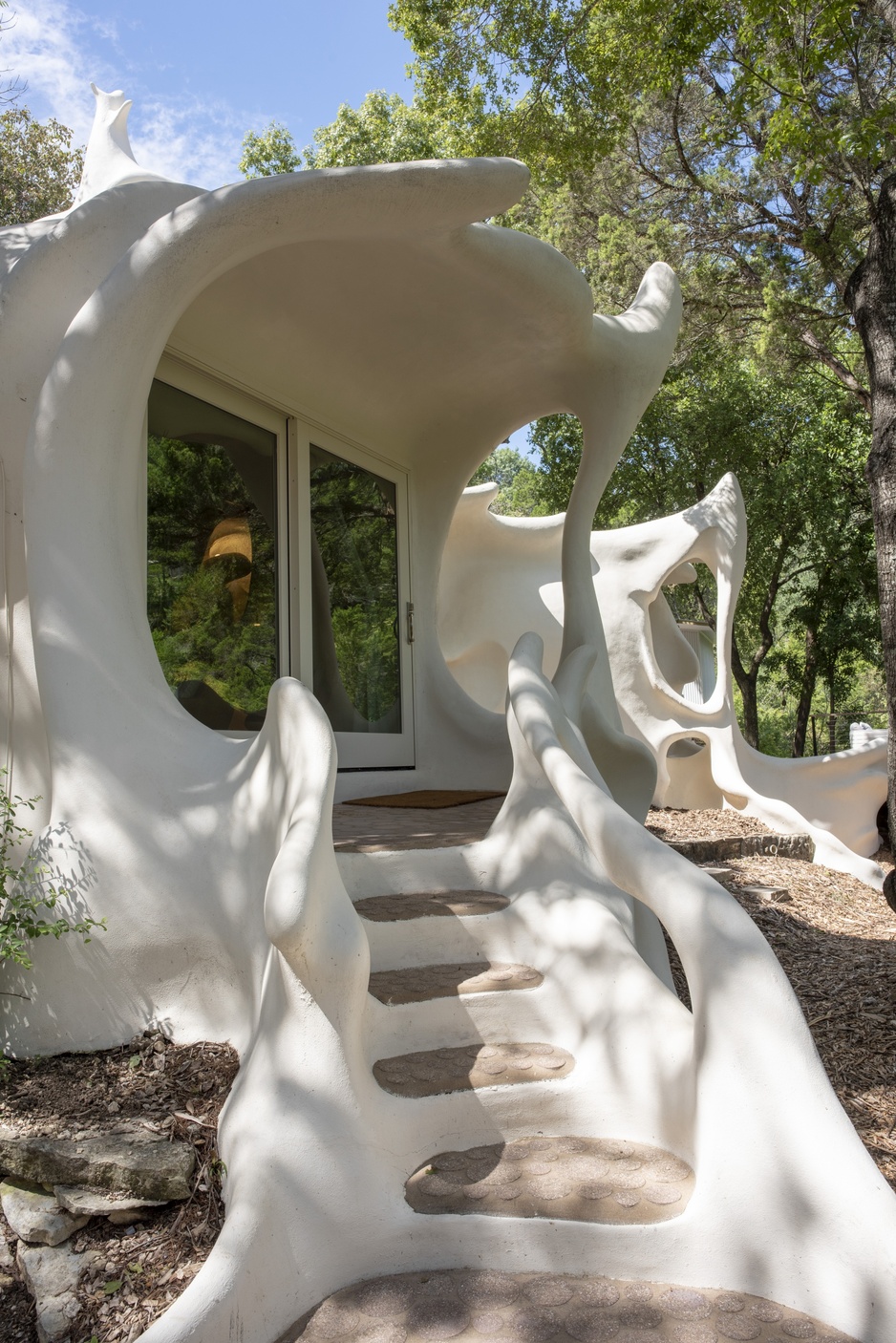 The Bloomhouse - Organic Architecture In Austin | UNIQ Hotels