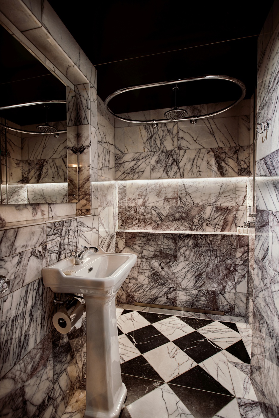 House of Gods Glasgow - The Classic Bathroom