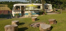 The Majestic Bus - Hippie Life In The British Countryside