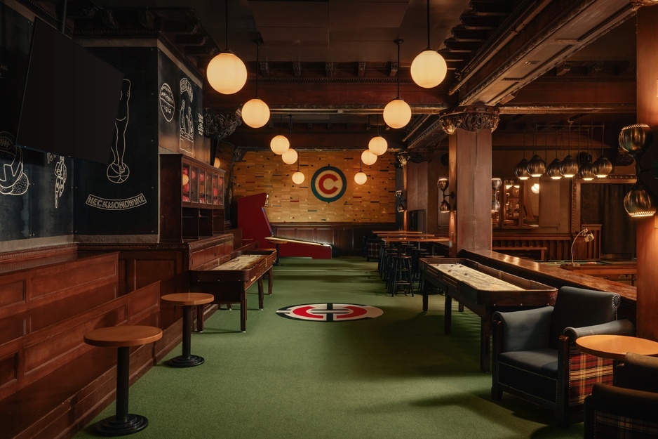 Chicago Athletic Association Hotel - Game Room