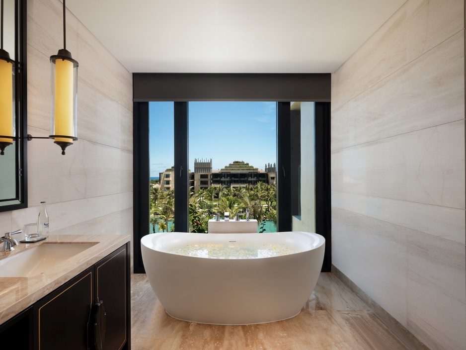 The Apurva Kempinski Bali - Grand Deluxe Ocean Court King Bathtub