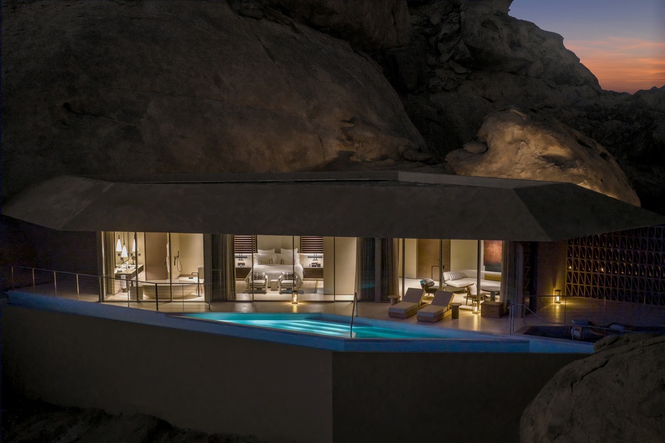 Desert Rock Resort Hanging Villa Outdoor Pool