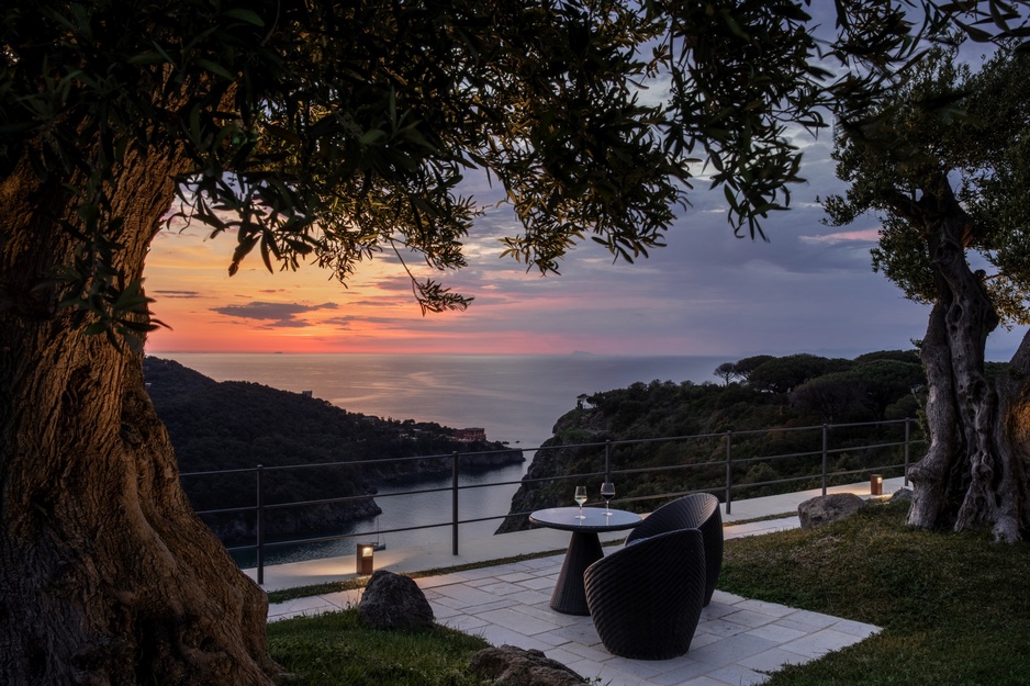 San Montano Resort & Spa - San Montano Sunset & Piano Bar Romantic Sunset