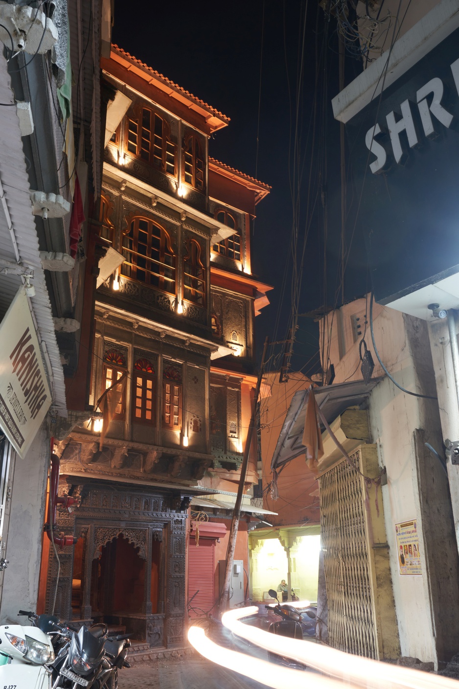 Kaladwas Lal Haveli Exterior Street View