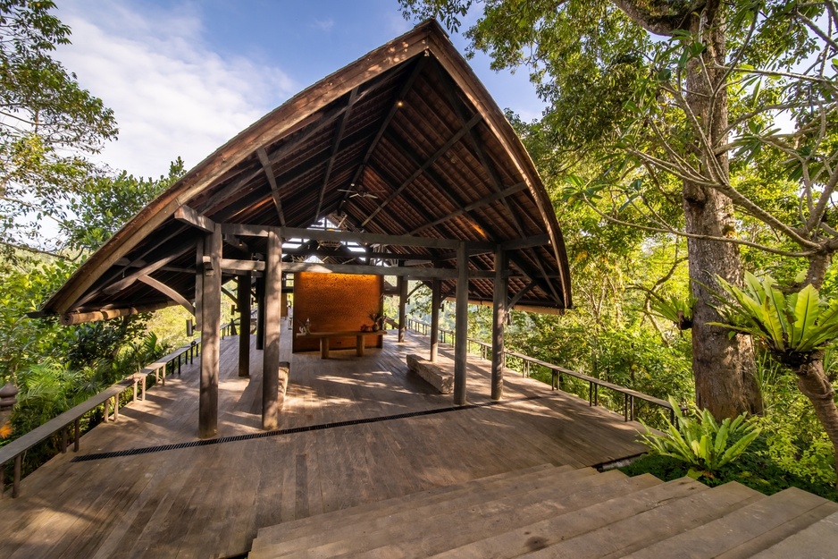 Buahan Lobby Entrance