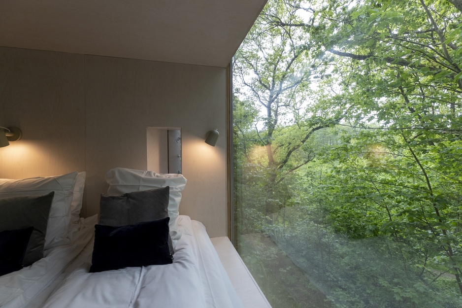 Lovtag Treetop Cabin Bed With Forest Panorama
