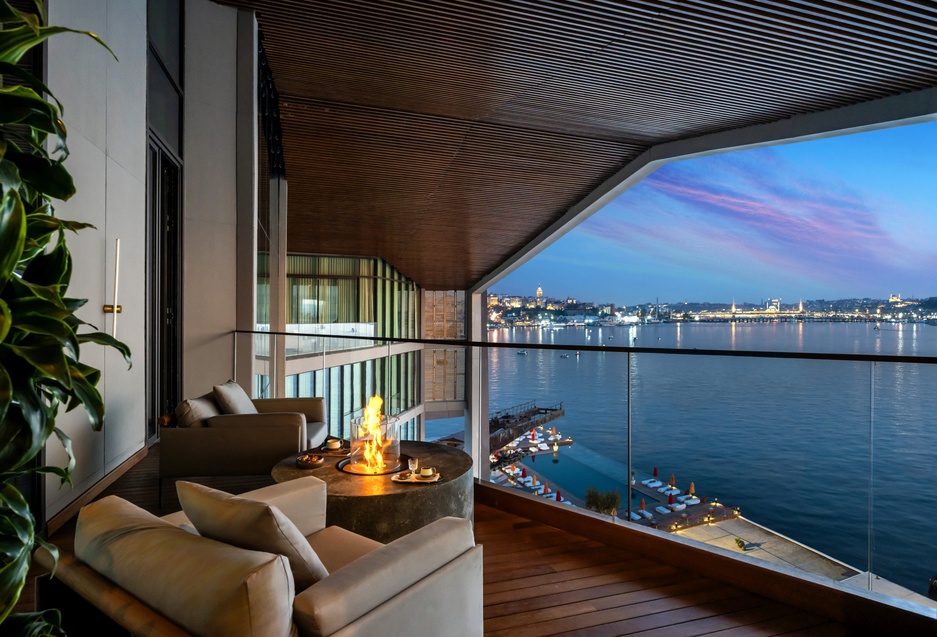 Rixos Tersane Istanbul Hotel - One Bedroom Dublex Terrace Suite with Sea View