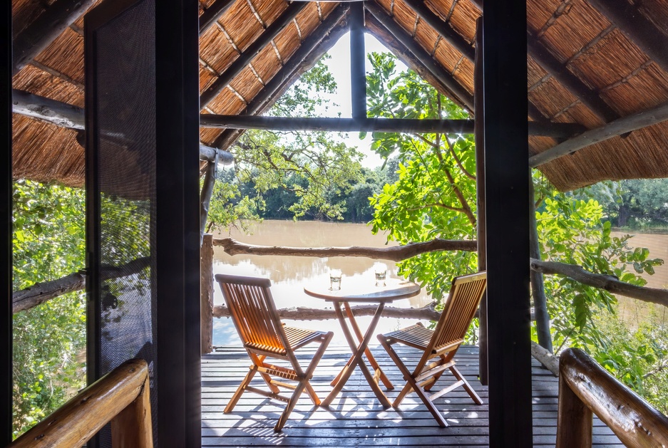 Mfuwe Lodge Family Guest Chalet Balcony