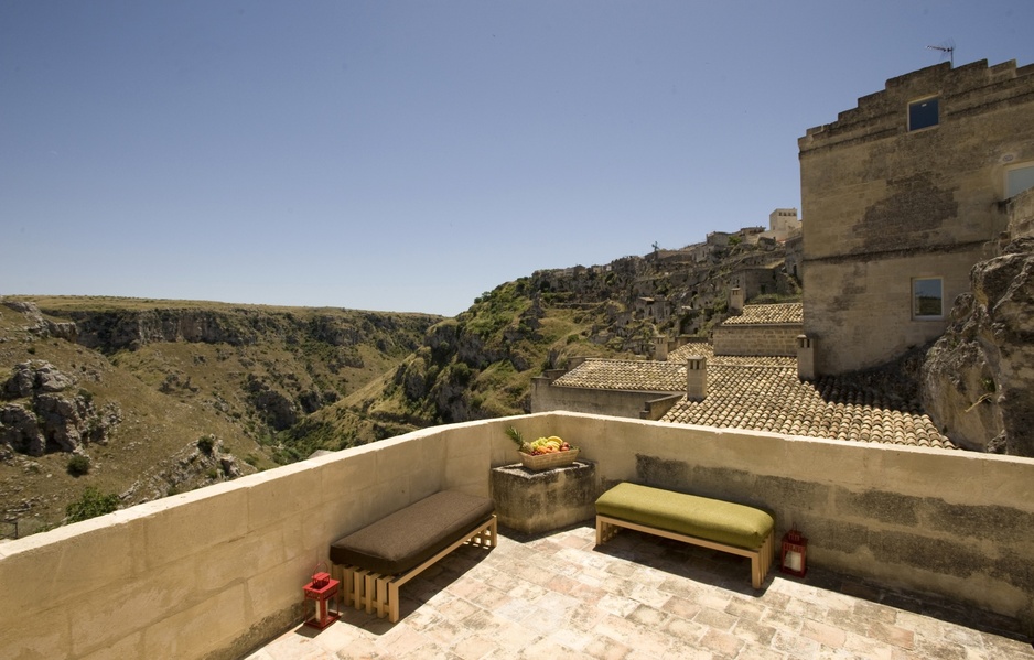 Hotel Basiliani - Historic & Rocky Matera With Contemporary Bits