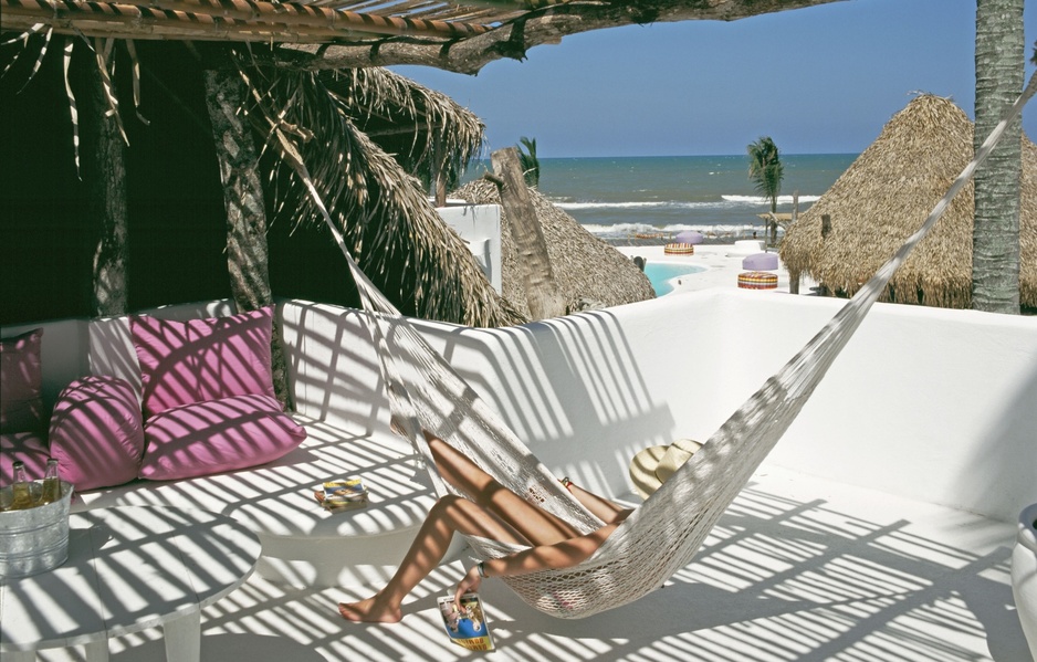 Hotel Azucar - White Beachside Bungalows In The Gulf Of Mexico