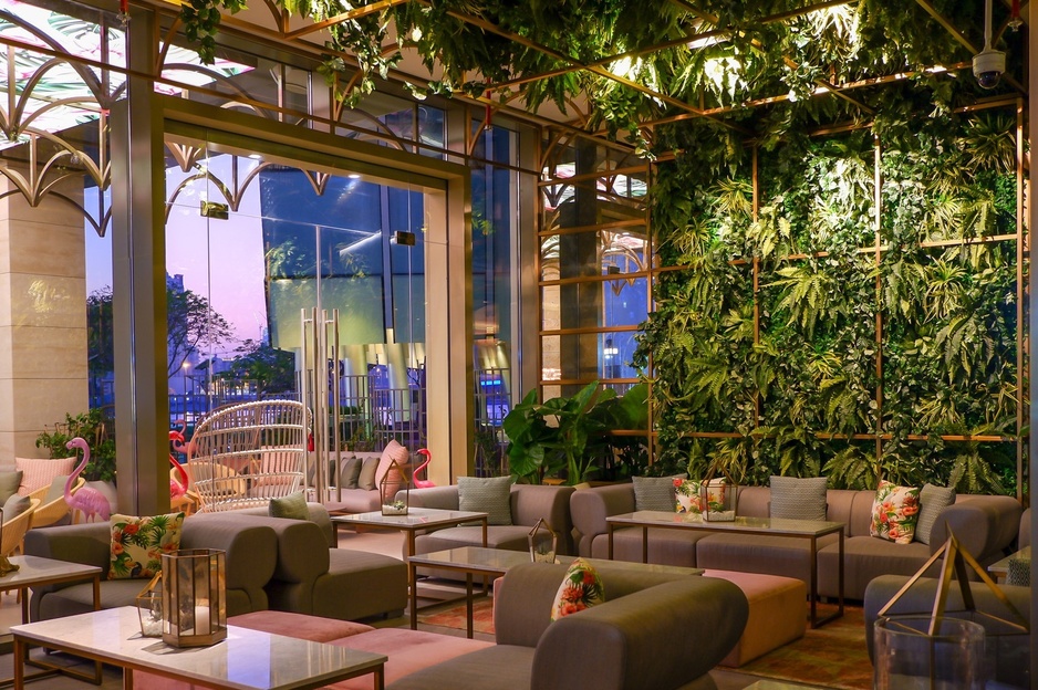 InterContinental Dubai Festival City green lounge