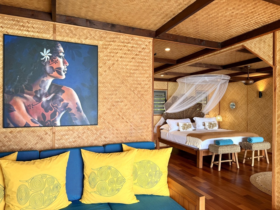 Eden Private Island Taha'a Bungalow with Local Art