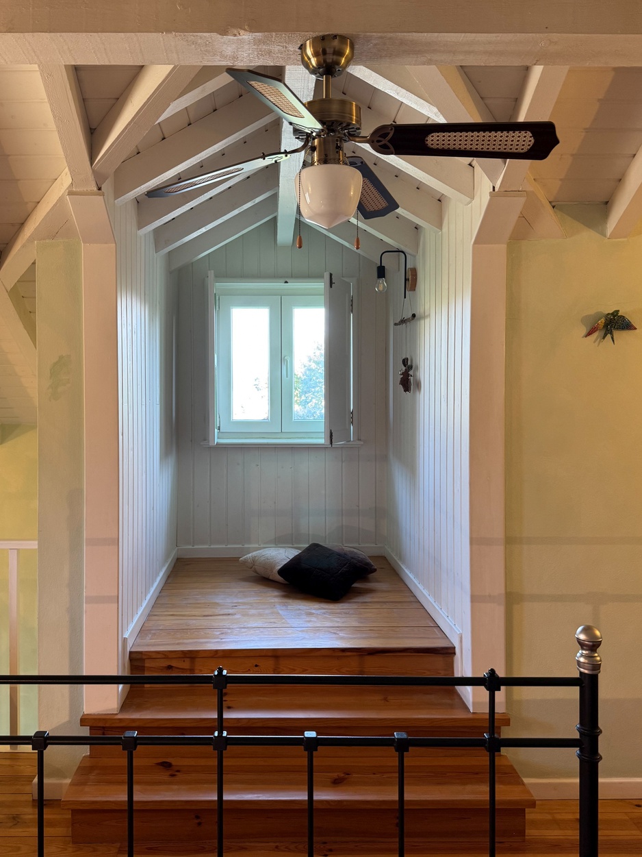 Chão do Rio House Wooden Interior