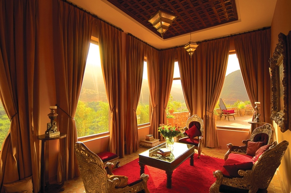 Kasbah Tamadot covered terrace