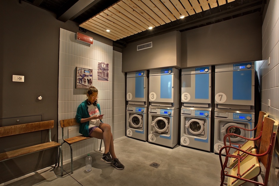 Anda Venice Hostel Laundry Room