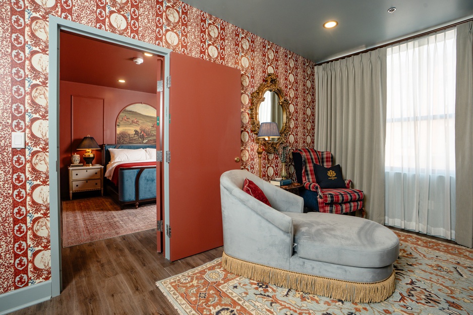 The Aldenberg Hotel Grand King Parlor