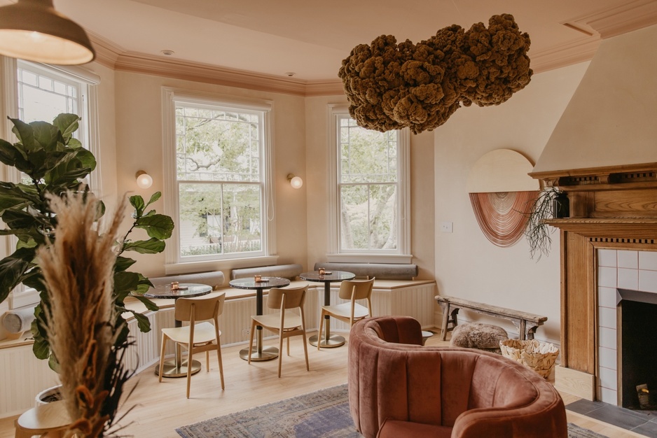 Dreamers Welcome Wilmington Hotel Parlor Dining