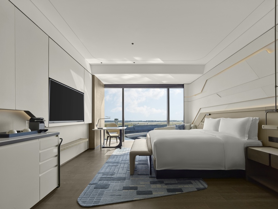 Hilton Shanghai Hongqiao International Airport - Deluxe Airport View King Bed