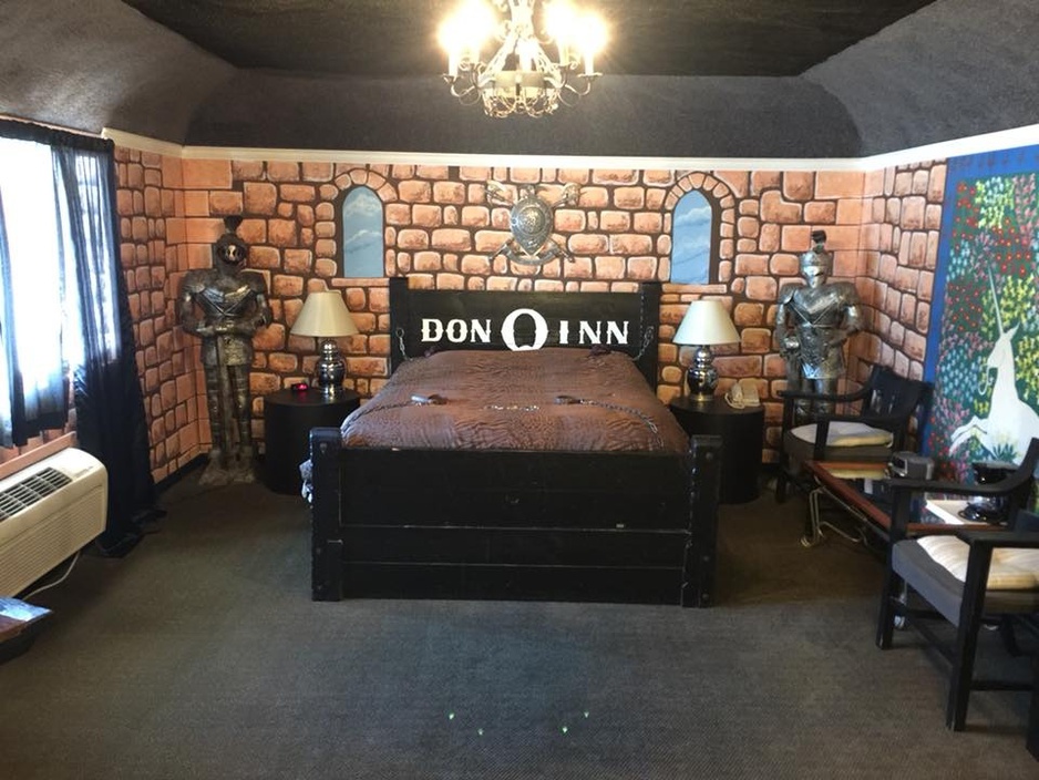 Don Q Inn - Mid-Evil #1 Room