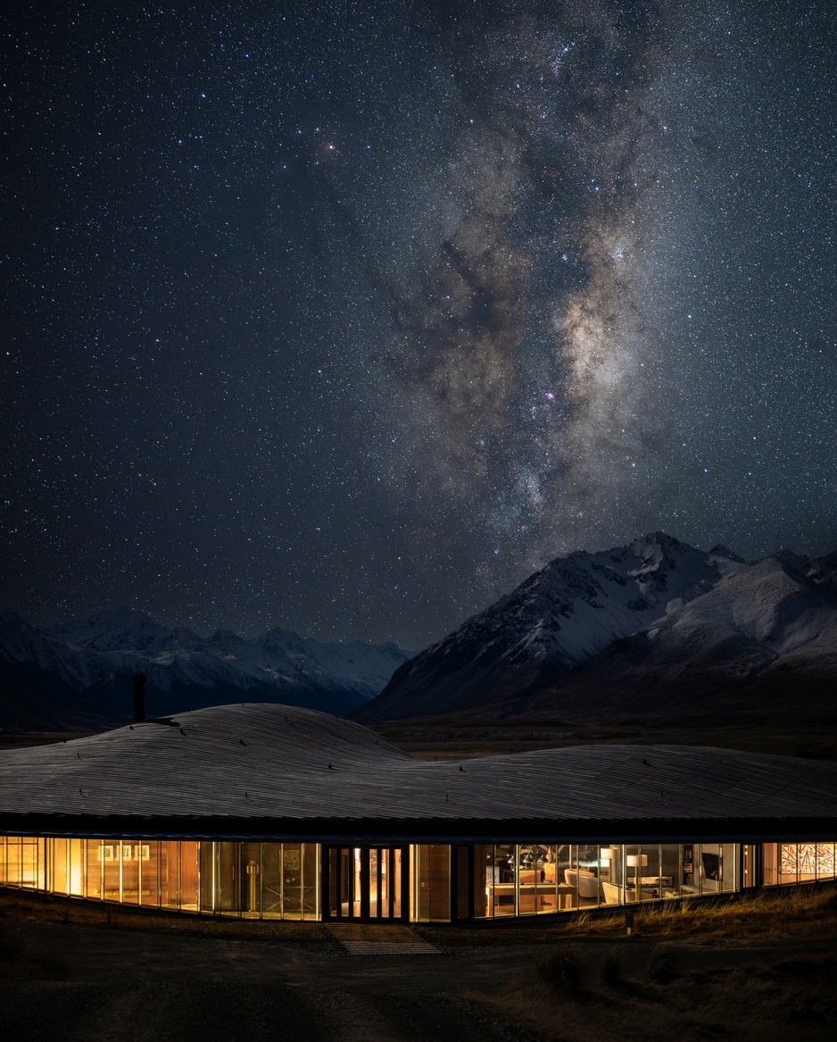 The Lindis Lodge and the Milky Way