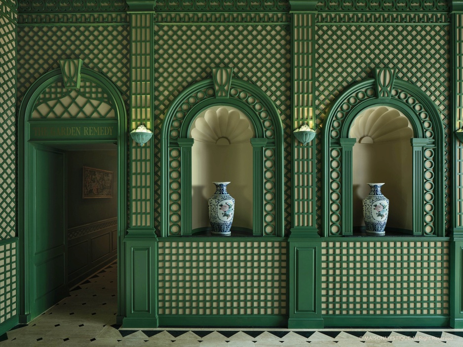 Maison Mystique Hotel - Garden Hall's Green Walls