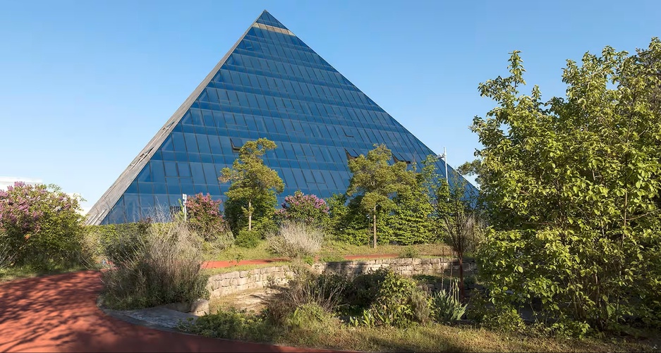 The Pyramid-Shaped Hotel - Excelsior Hotel Nürnberg Fürth