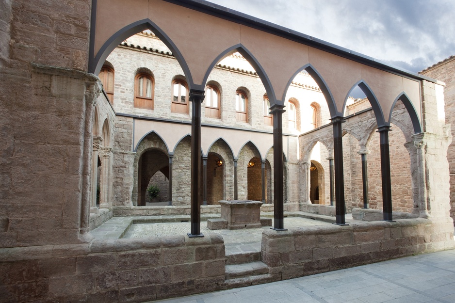 Parador de Cardona Well