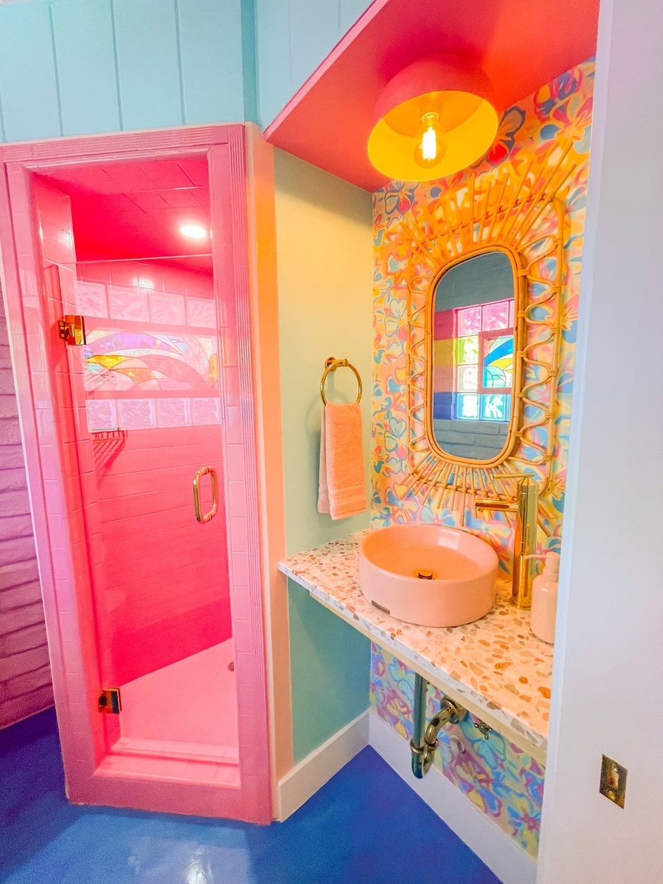 Trixie Motel Malibu Barbara Room's Bathroom