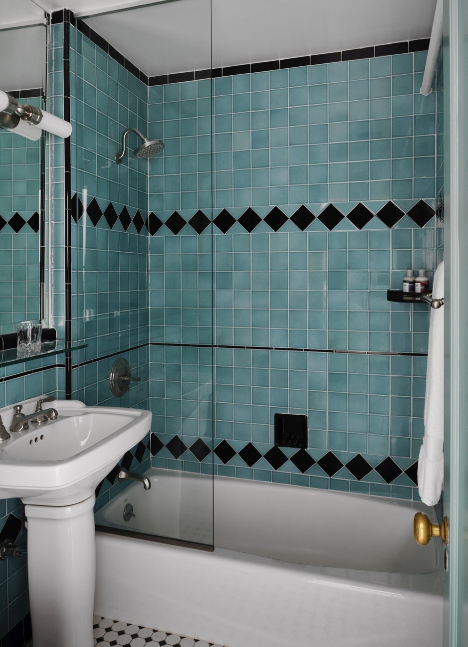 The Georgian, Santa Monica - Room Shower