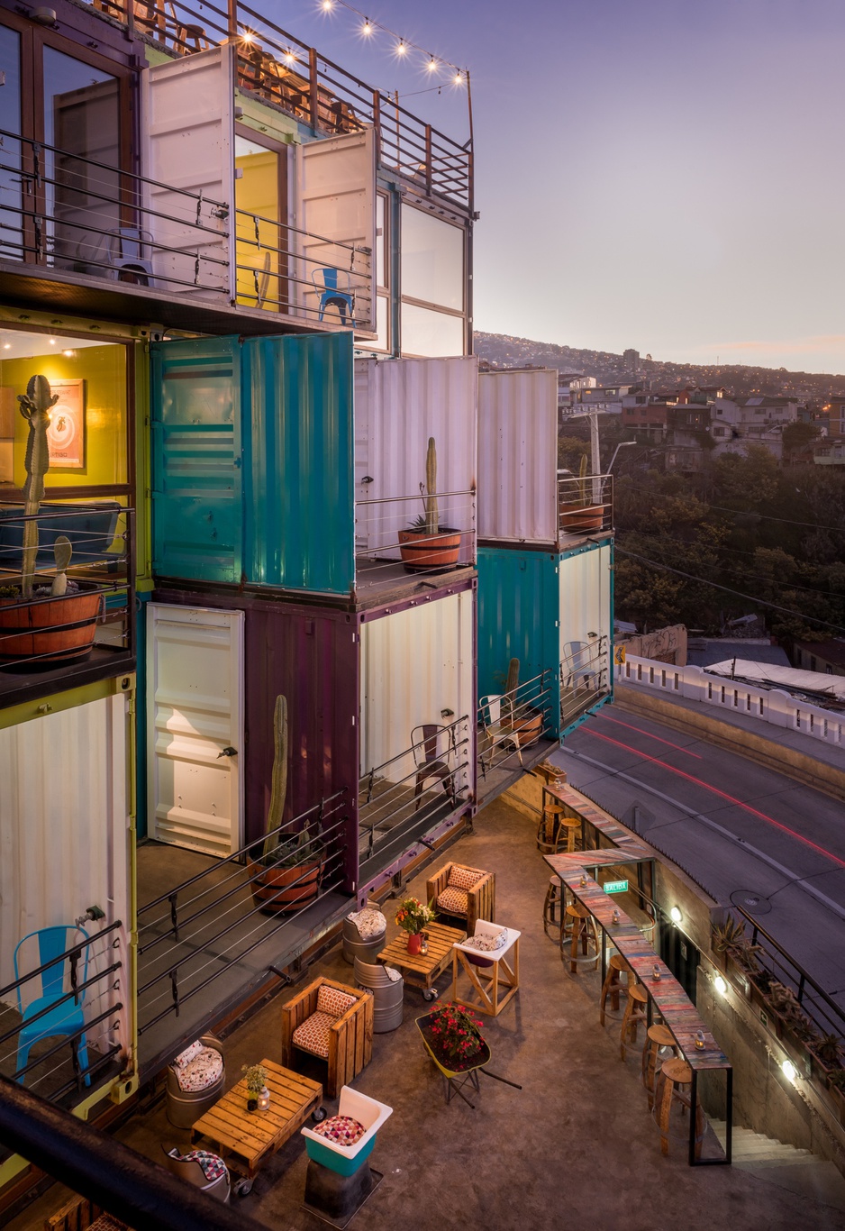 Winebox Valparaíso Hotel Container Architecture