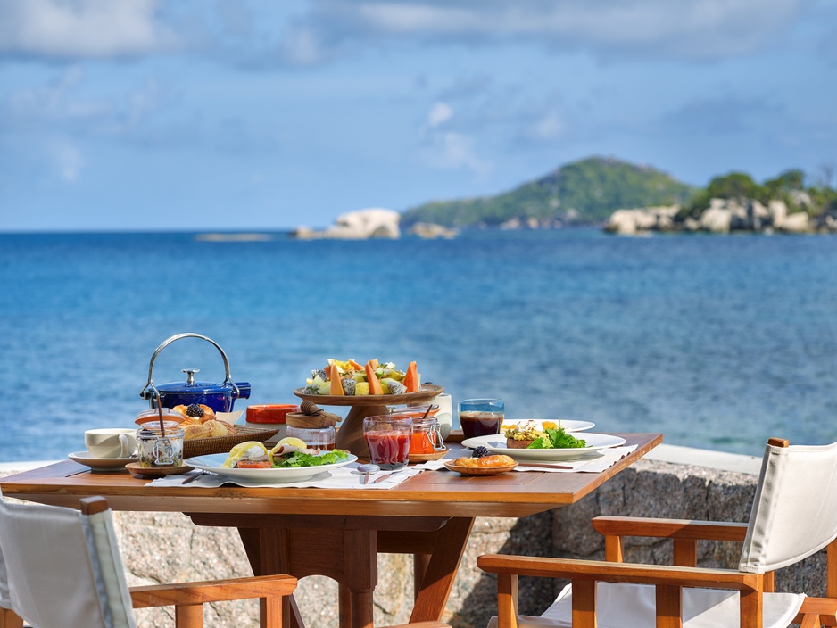 Six Senses Zil Pasyon Resort Panoramic Breakfast at Ocean Kitchen